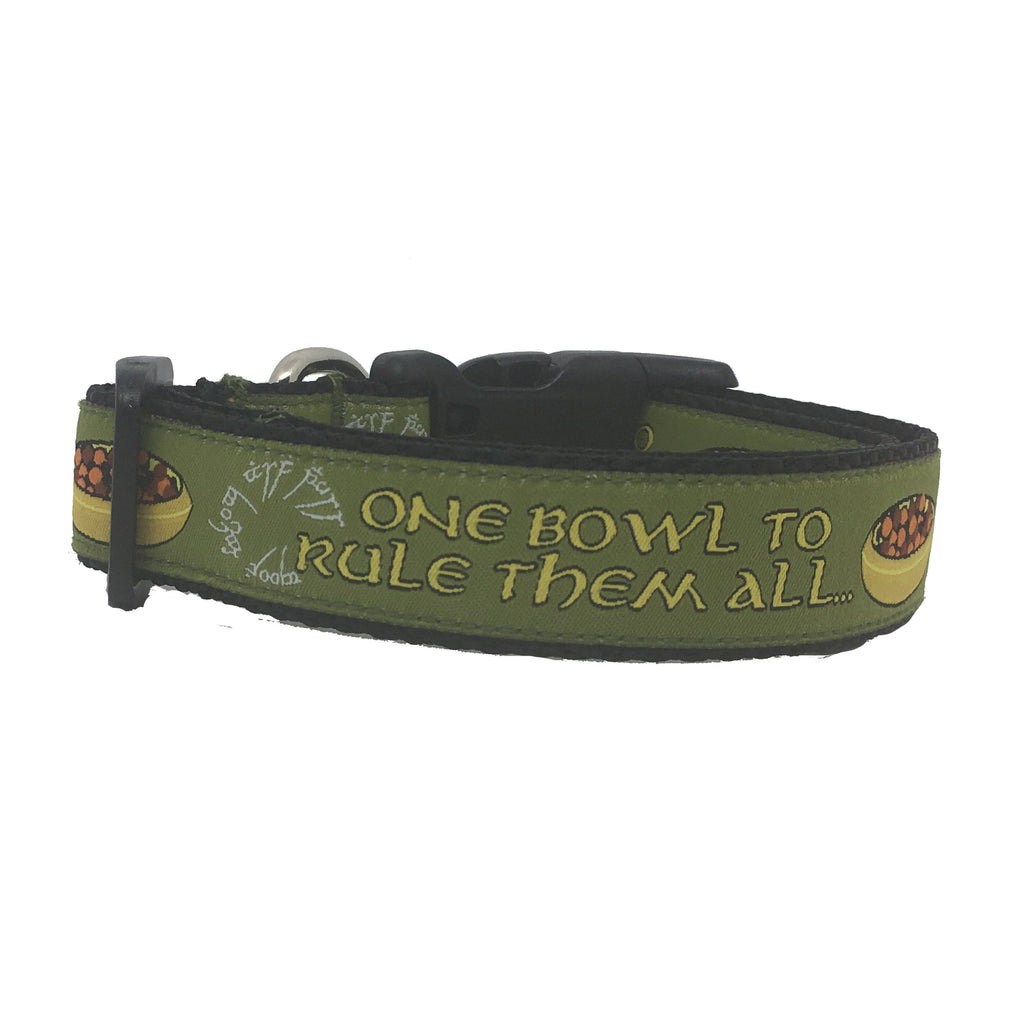 green dog collar with lord of the rings text "one bowl to rule them all" with gold bowl of kibbles 